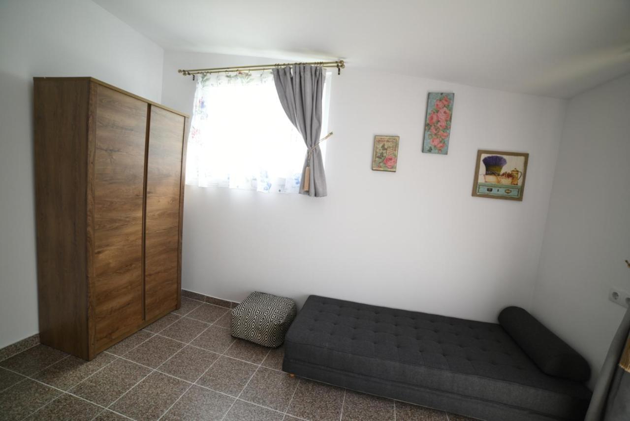 Apartament In Vila Secession Oradea Exterior foto